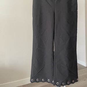 ZARA BLACK DRESS PANTS WITH Scallop hem.